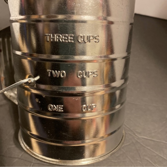 VTG stainless flour sifter 3 cup capacity unbranded wood handle kitchen decor - Picture 13 of 15